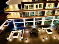 Chafford Suite-Douglas Luxury Apartments Hotel di Adenta Municipality