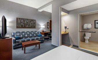 Comfort Suites Near Birkdale Village- Huntersville