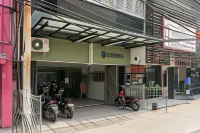 Elite Residence Near Uin Ciputat Hotels near UIN Syarif Hidayatullah Jakarta Kampus 3