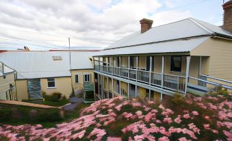 The Lodge on Elizabeth Boutique Hotel