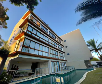 Guarajuba Suítes Premium Boutique Hotel فنادق في Guarajuba