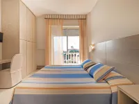 Hotel Splendid فنادق في سان بارتولوميو آل ماري