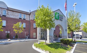 Country Inn & Suites By Radisson Benton Harbor