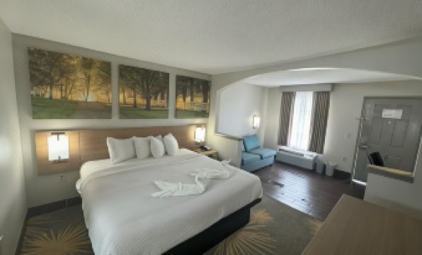 Days Inn & Suites by Wyndham Tuscaloosa - Univ. of Alabama