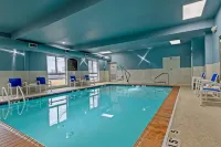 Holiday Inn Express & Suites Woodbridge Hotels in Woodbridge