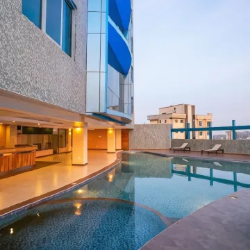 鸚鵡酒店阿魯沙 鄰近Sopa Lodges Head Office Tanzania的酒店