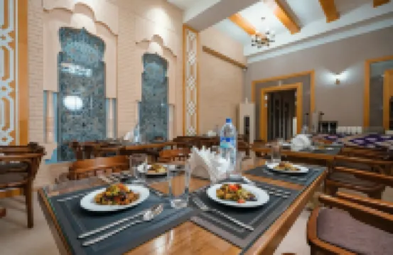 Hotel Malika Bukhara - ที่มีบาร์