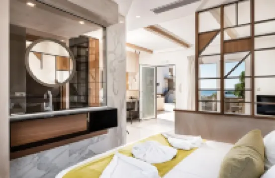 Kavos Hotel & Suites