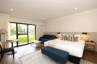 Clare Country Club Hotels in Emu Flat
