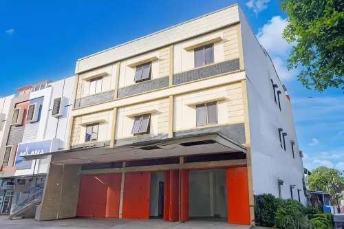 Hotel O Rappocini Near Rsia Paramount Hotels in Rappocini