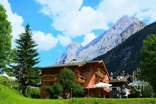 Spires Hotel