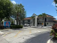 Motel 6 Riviera Beach, FL - parking