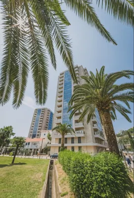 Blue Marlin Apartments Отели в г. Будва