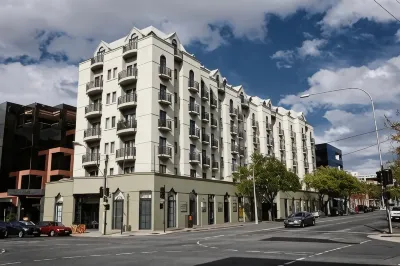 Frome Apartments Отели в г. Кент Таун