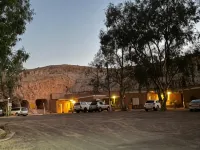 Desert View Apartments - parking
