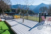 Chuncheon Dog pension Walk the Flower Path