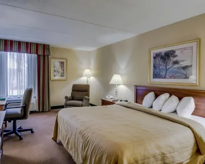 Quality Hotel and Conference Center Отели в г. Блуфилд