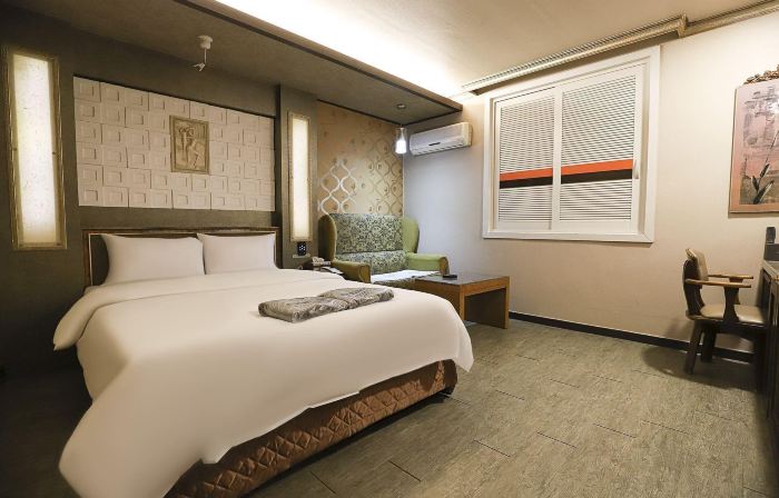 Tiffany Self Check-in Hotel