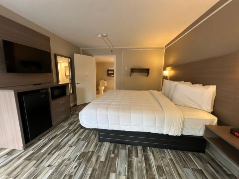 Whalers Inn and Suites