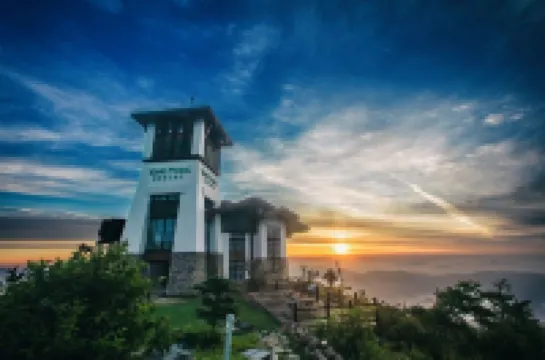 Green and Blue Hotel Hotels near Ocean 700