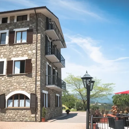 Antiche Terre Hotel & Relax Отели в г. Пиньоне