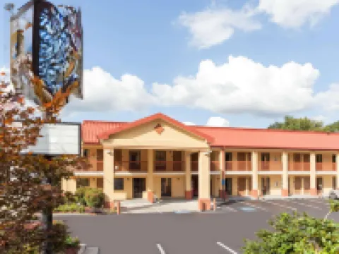 Super 8 by Wyndham Decatur/Dntn/Atlanta Area Hotels in Decatur