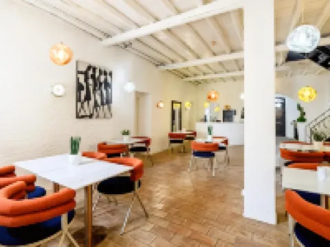 BO House & Hairshop Hotels in Estombar
