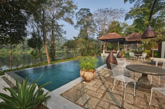 ペリヤールリバーロッジ