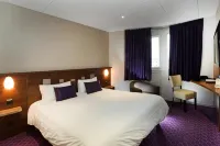 Brit Hotel Tours Sud – le Cheops Hotels in Ballan-Mire