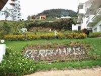 Berry Hills Resort - 2-Star