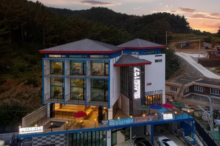 Yeongdeok Island 107 Отели рядом с достопримечательностью «Koraebul-haesuyokchang»