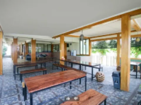 Matoh Guesthouse Syariah Hotels in Bojonegoro Regency