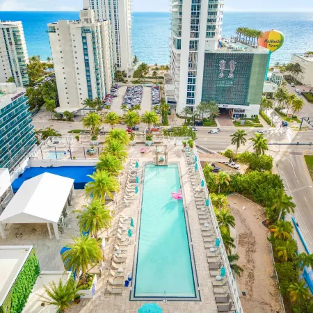 Exclusive Condo - Near Beach - Free Valet Parking