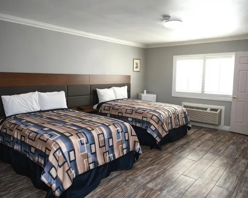 Hollywood Stars Inn Hotel dekat Prainha Tip