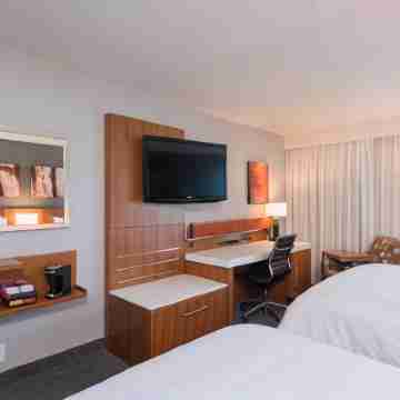 Sonesta Hotel Grand Rapids Airport Rooms