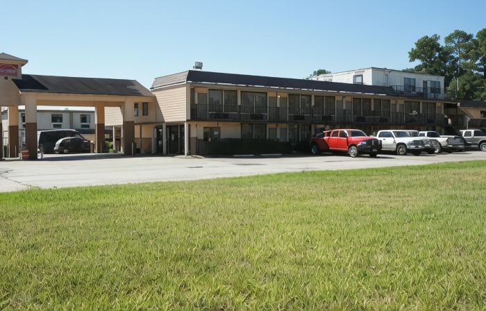 Executive Inn & Suites
