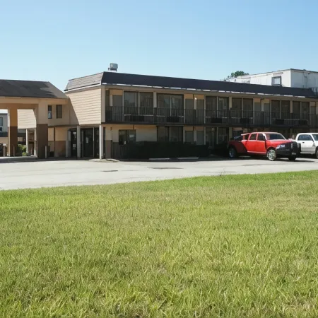 Executive Inn & Suites