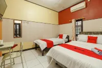 RedDoorz Syariah Near Ciledug Station