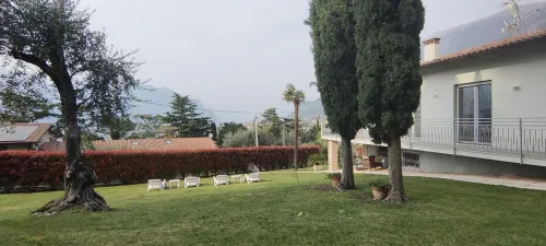 Single house, 2 double and 1 single room A/C and wifi "La Svolta Holidays" 말세진느 호텔