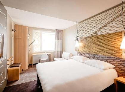 Ibis Sion
