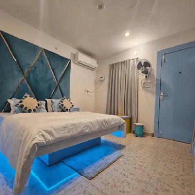 Hotel Sunset Hotels near Orchha Fort and contact for cycling as well