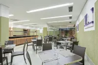 安東尼奧卡洛斯司多普飯店 - 早餐