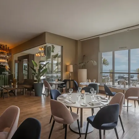 Salthill Hotel Отели рядом с достопримечательностью «Солтхилл»