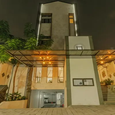Urbanest Inn House Slipi Hotels near Lapangan Sepakbola Rajawali Intercon