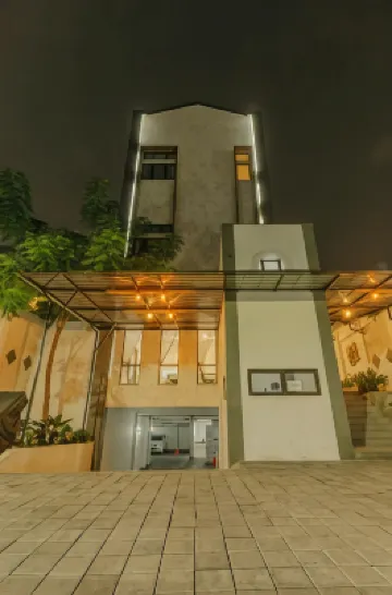 Urbanest Inn House Slipi Hotels near Wisma 77