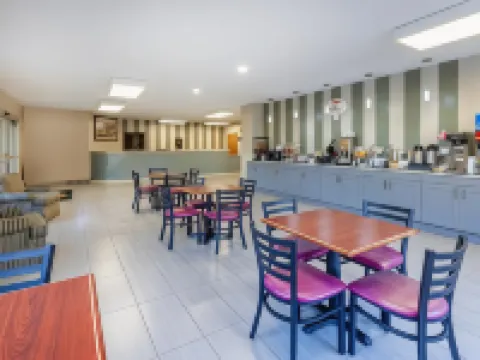 Super 8 by Wyndham la Grange KY Hotels in Oldham County