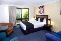 เครสเซนต์โมเทล