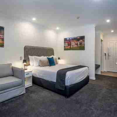 Town Square Motel Rooms