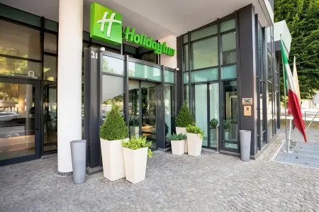 Holiday Inn Turin - Corso Francia Отели рядом с достопримечательностью «Музей искусств Востока»