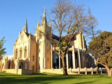 Shiralee Hostel -Note - Valid Passport Required to Check IN Отели рядом с достопримечательностью «Эдит Коуэн Юниверсити Маунт Лоли Кампус»